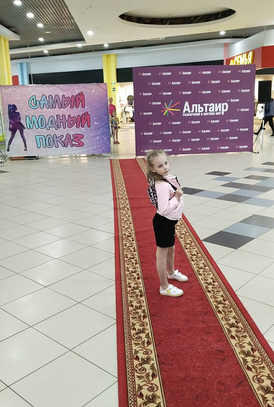 Детский модный показ "Весна-лето 2023"