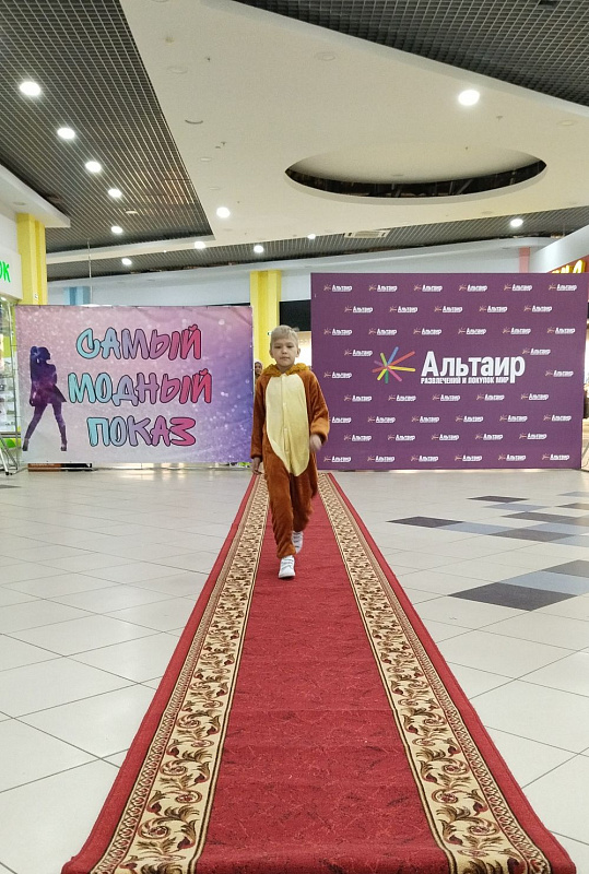 Детский модный показ "Весна-лето 2023"