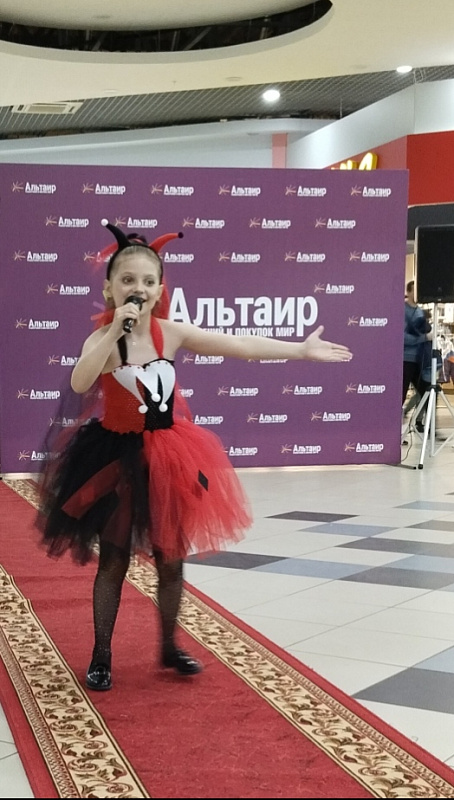 Детский модный показ "Весна-лето 2023"