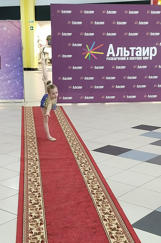 Детский модный показ "Весна-лето 2023"