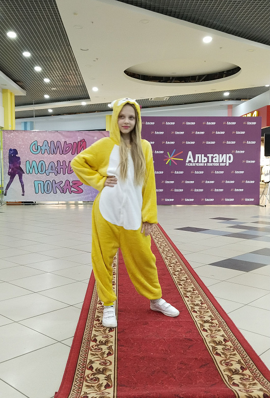 Детский модный показ "Весна-лето 2023"