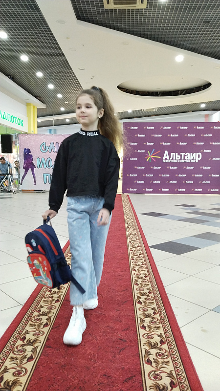 Детский модный показ "Весна-лето 2023"
