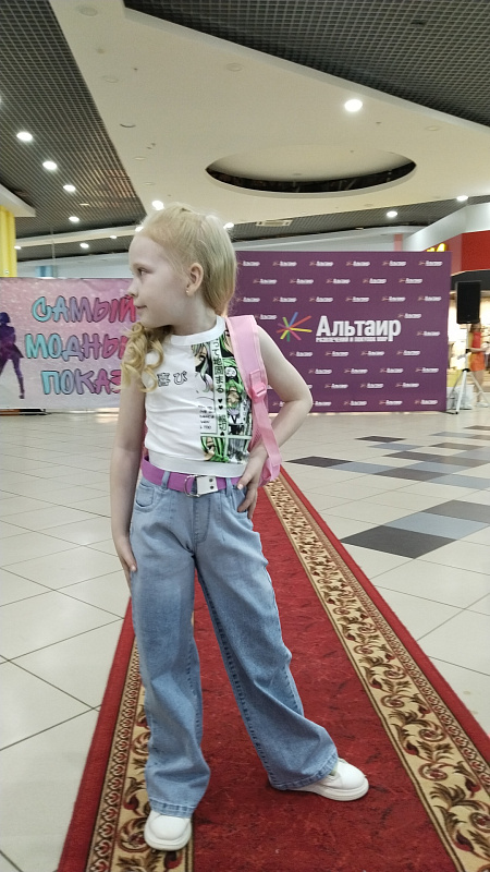 Детский модный показ "Весна-лето 2023"