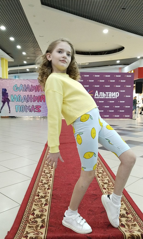 Детский модный показ "Весна-лето 2023"