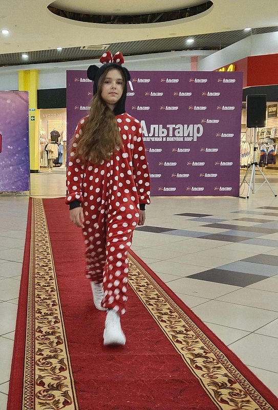 Детский модный показ "Весна-лето 2023"